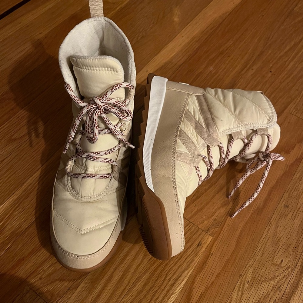 Sorel WHITNEY II Women's Beige waterproof Lace-Up Winter Boots